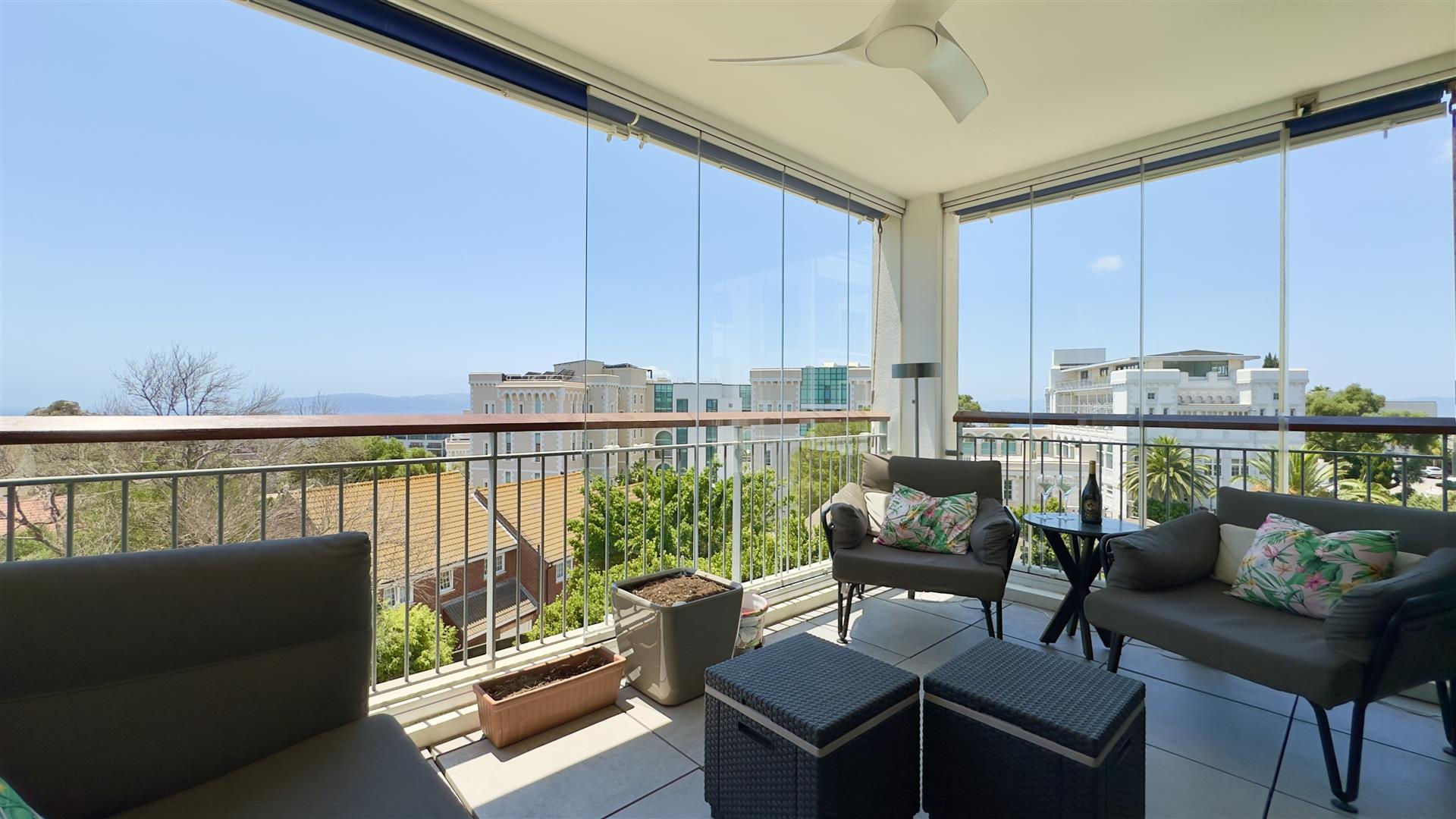  Image of House - 2 Bedrooms - 2 Bathrooms for Sale in Highcliffe House-Gibraltar, Image 16